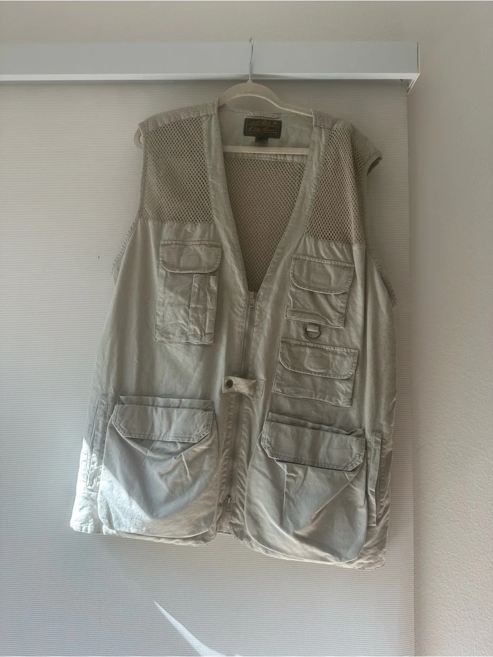 Eddie Bauer Light Beige Multi-Pocket Outdoor Vest